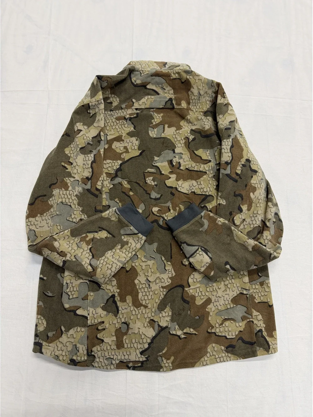 Kuiu Camouflage Zip-Up Fleece Jacket with MRA Hunting Logo